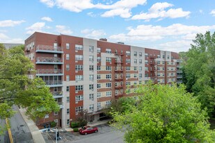 1-11 Balint Dr in Yonkers, NY - Building Photo