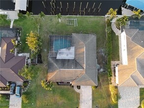 1041 N Waterway Dr in Ft. Myers, FL - Building Photo - Building Photo