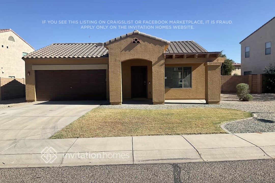 15949 W Mauna Loa Ln in Surprise, AZ - Building Photo