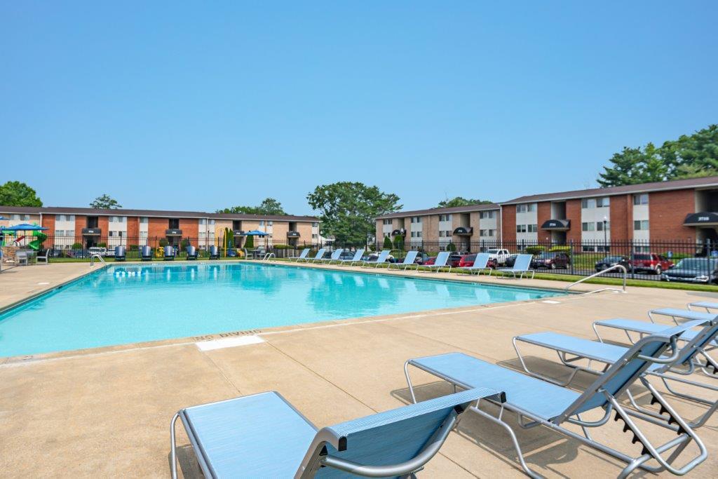 Seneca Bay Apartment Homes in Middle River, MD - Foto de edificio