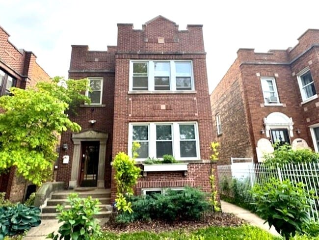 property at 6724 N Campbell Ave