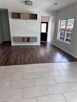 2009 Wavell St in Houston, TX - Building Photo