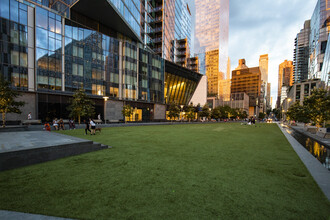 Waterline Square in New York, NY - Foto de edificio - Building Photo