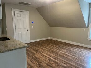 23 Lafayette St, Unit 3 in Haverhill, MA - Foto de edificio - Building Photo