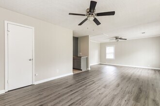 213 Water Oak Dr in Goose Creek, SC - Building Photo - Building Photo