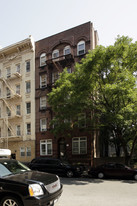 239 E 28th St in New York, NY - Building Photo
