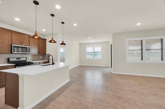 680 SE Villandry Way in Port St. Lucie, FL - Foto de edificio - Building Photo