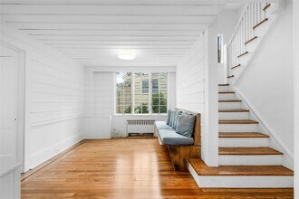 32 Stuyvesant Ave in Larchmont, NY - Building Photo - Building Photo