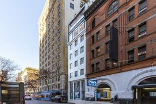 207 W 75th St in New York, NY - Building Photo