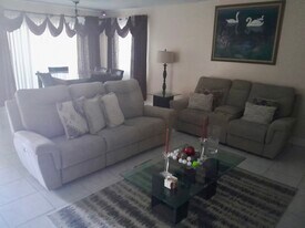 2551 NW 41st Ave, Unit 211 in Lauderhill, FL - Building Photo