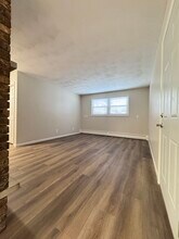24306 W McGillen Ave, Unit Apt 1 in Mattawan, MI - Foto de edificio - Building Photo