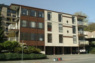 2117 Dexter Ave N in Seattle, WA - Building Photo - Building Photo