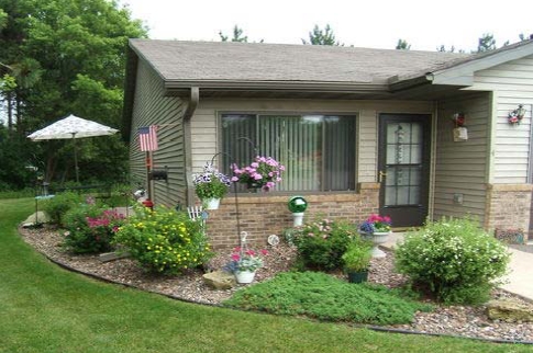 101 Sunshine Cir in Chippewa Falls, WI - Building Photo