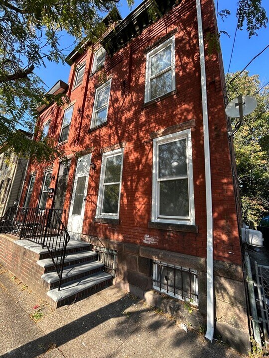 298 Rutherford Ave in Trenton, NJ - Building Photo