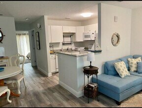 97 Spring Lake Dr, Unit 204 in Vero Beach, FL - Building Photo - Building Photo
