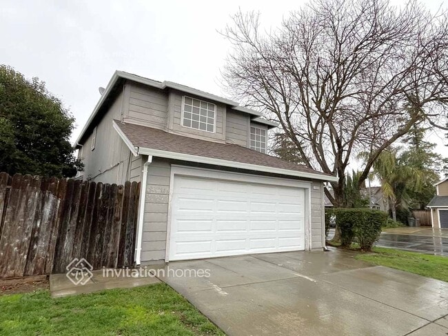 1573 Owens Valley Dr in Woodland, CA - Foto de edificio - Building Photo