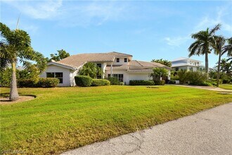 1748 Jewel Box Dr in Sanibel, FL - Building Photo - Building Photo