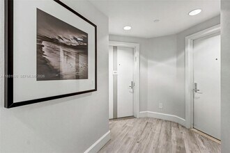 21055 Yacht Club Dr in Aventura, FL - Building Photo - Building Photo