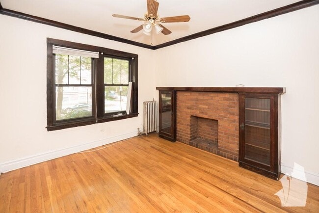 property at 4846 N Rockwell St