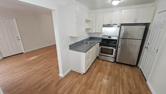 915 S Ardmore Ave in Los Angeles, CA - Building Photo