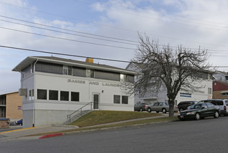 Kampus Korner in Logan, UT - Foto de edificio - Building Photo