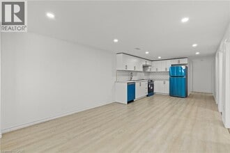 59 Rodman St in St Catharines, ON - Building Photo - Building Photo