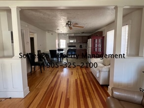 301 W Apache St in Farmington, NM - Building Photo - Building Photo