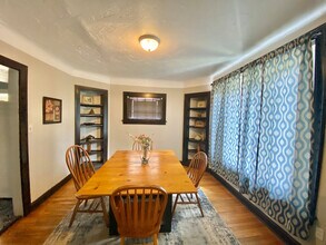 988 Nela View Rd in Cleveland Heights, OH - Building Photo - Building Photo