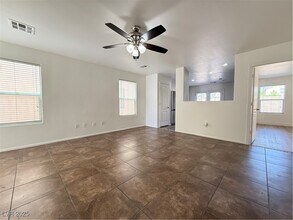 11087 Deluna St in Las Vegas, NV - Building Photo - Building Photo