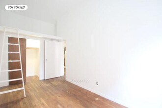 868 W End Ave in New York, NY - Building Photo - Building Photo