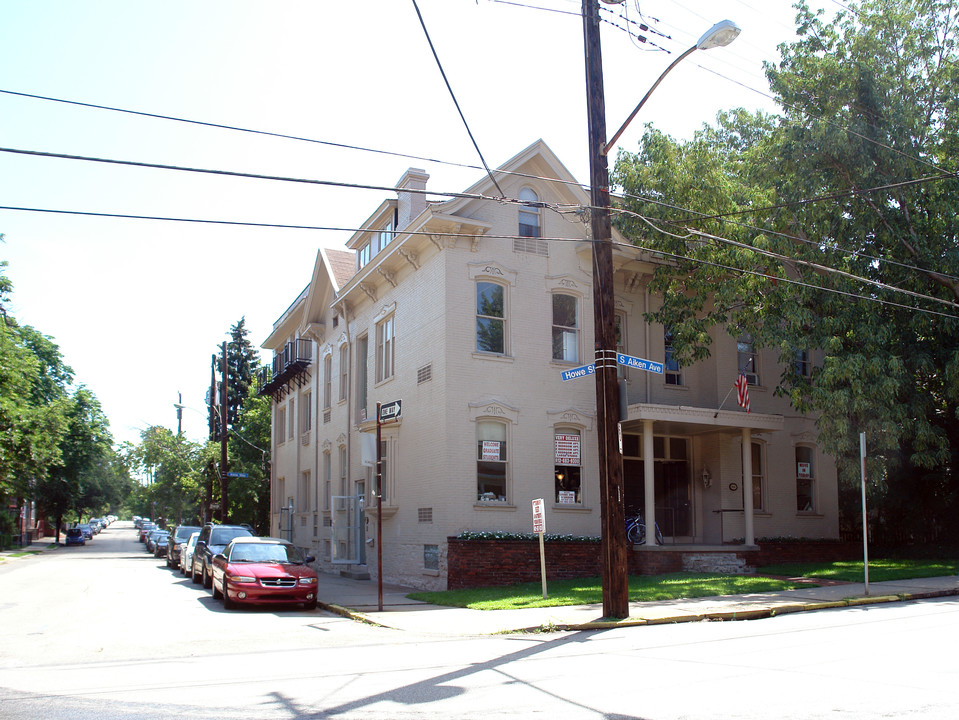 911 S Aiken Ave in Shadyside, PA - Building Photo