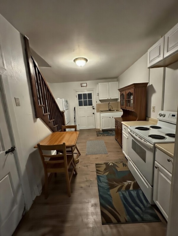 property at 33 Frederick St