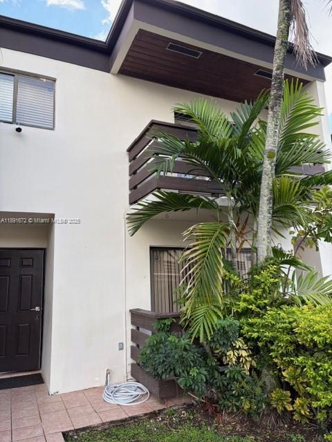 8265 NW 7th St in Miami, FL - Foto de edificio - Building Photo