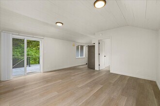 12567 Meridian Ave N in Seattle, WA - Building Photo - Building Photo
