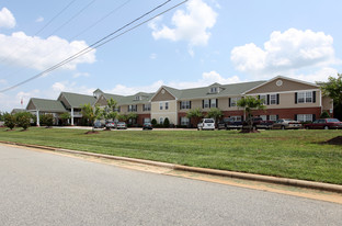 Auburn Spring Apartments