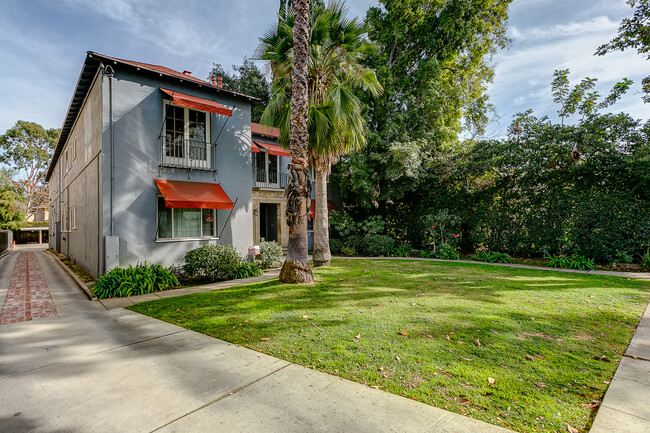 170 El Molino N Ave, Unit 3 in Pasadena, CA - Foto de edificio - Building Photo