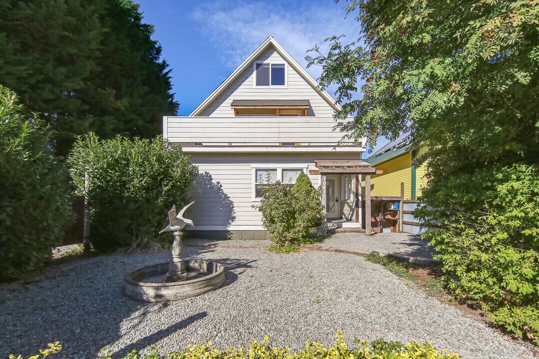 1042 S Elmgrove St in Seattle, WA - Foto de edificio