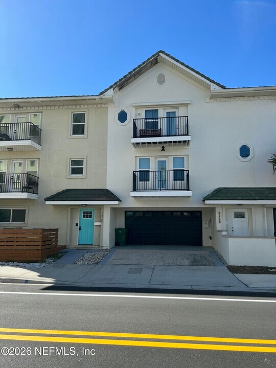 1018 1st St S in Jacksonville Beach, FL - Building Photo