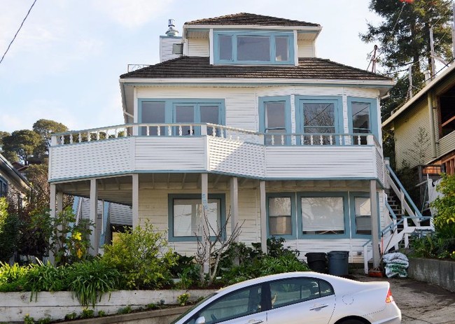 505 Johnson St in Sausalito, CA - Building Photo - Building Photo