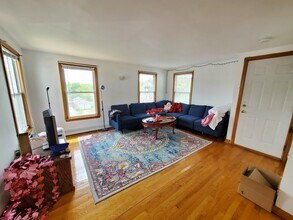 66 Brooks St, Unit 3 in Boston, MA - Building Photo - Building Photo