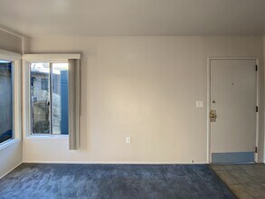 1137 3/4-1134 W 90th St in Los Angeles, CA - Building Photo - Building Photo