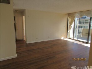 1561 Kanunu St in Honolulu, HI - Building Photo - Building Photo