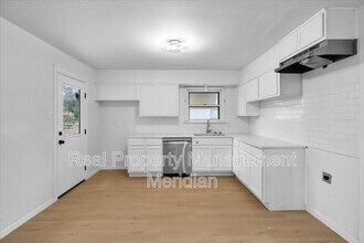 2424 Cloverdale St in Arlington, TX - Building Photo - Building Photo