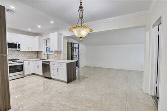 2500 NE 209th Terrace in Miami, FL - Building Photo - Building Photo