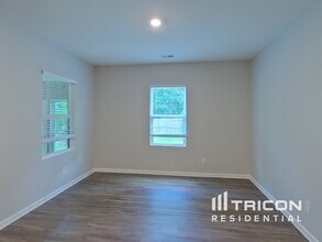 225 Sinclair Way in Between, GA - Building Photo - Building Photo