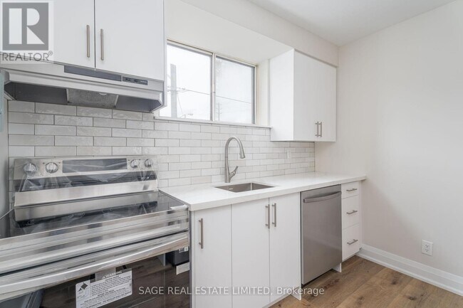 property at 366-366 Royal York Rd