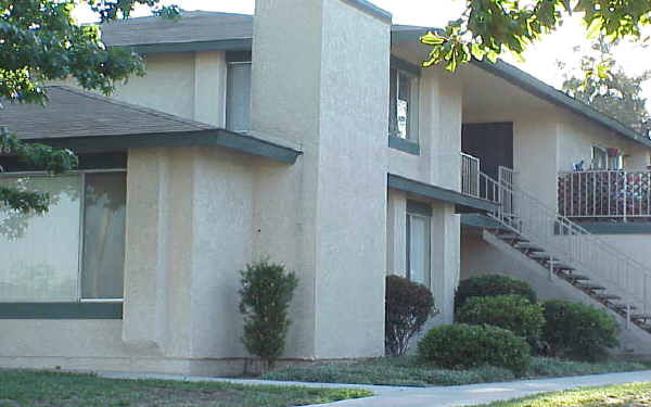 1218 Oxford Dr in Redlands, CA - Building Photo