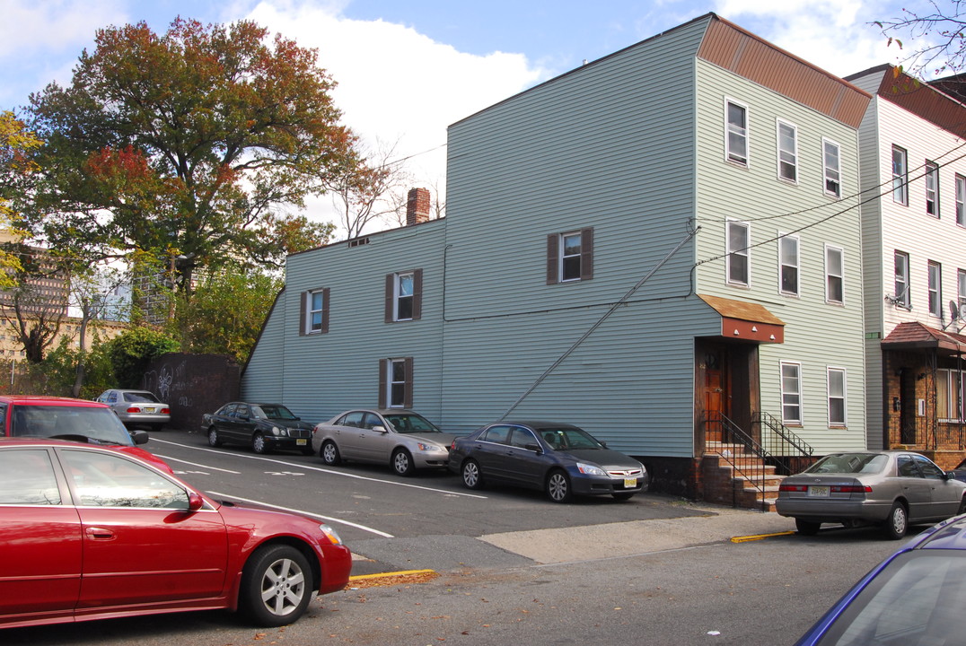 82 Green St in Newark, NJ - Foto de edificio