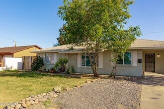 1335 E Broadway Rd in Mesa, AZ - Building Photo - Building Photo