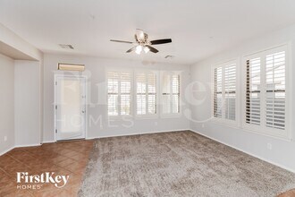 18505 Verdin Rd in Goodyear, AZ - Foto de edificio - Building Photo